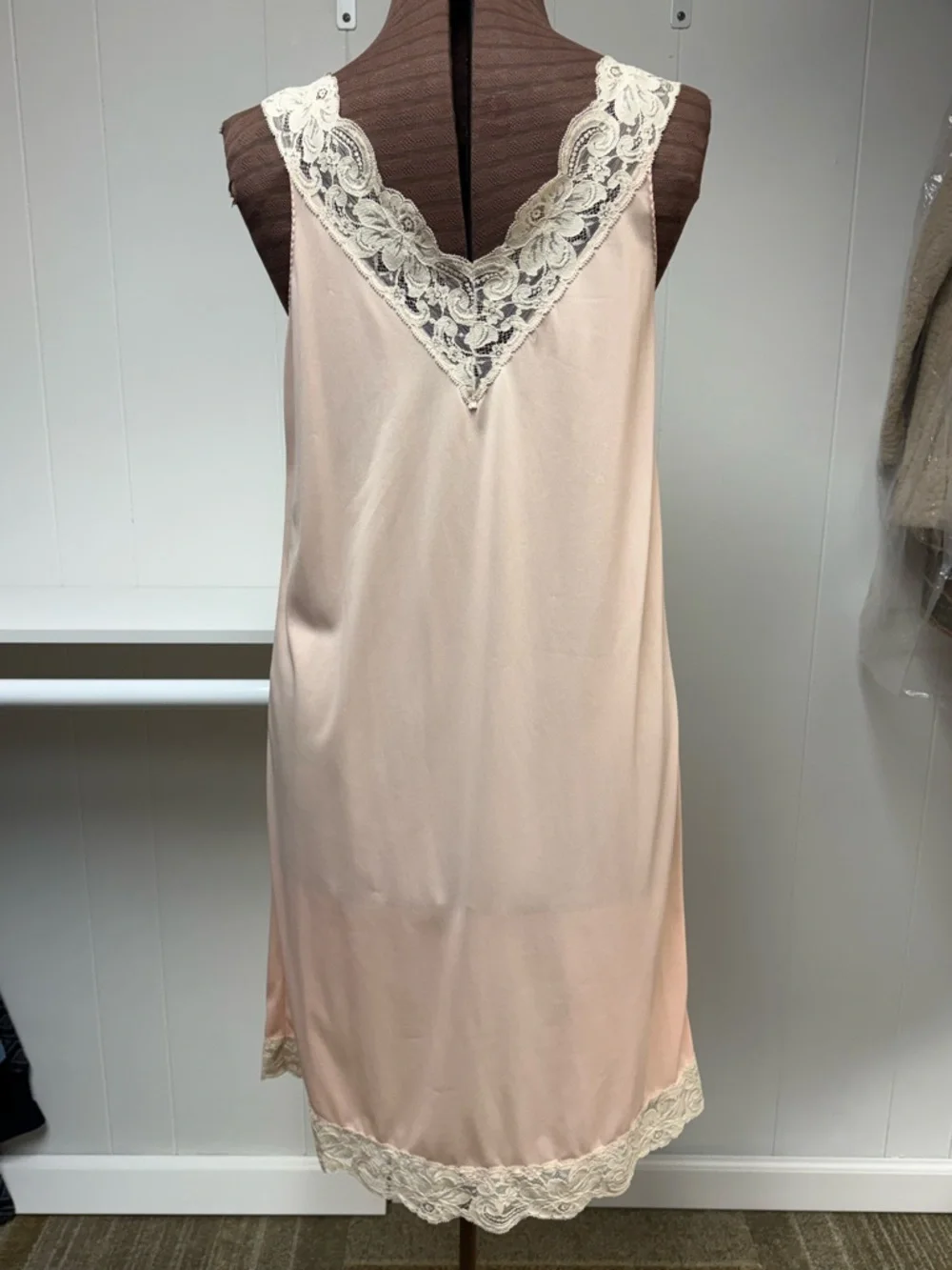 Vintage Classic Lace Trim Nightgown Lightweight Pink - Picture 7 of 13